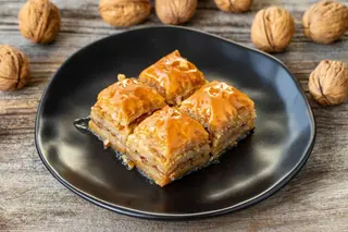Baclava clasica cu nuca/100gr