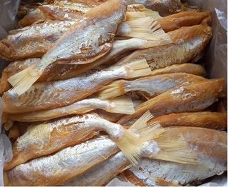 Stavrid rosu file curatat