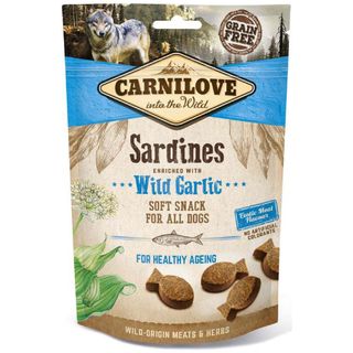Recompense pentru caini Carnilove Dog Semi Moist Snack Sardine&Leurda 200g