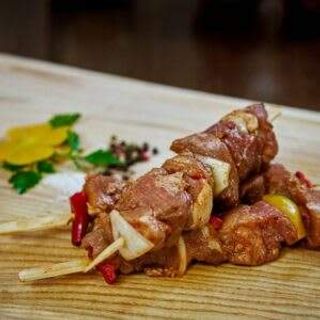 Frigărui de porc marinate