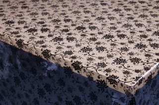 Mušema za sto 140cm providna/crni cjetići Patifix P0155035