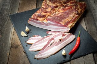 Piept crud afumat 100g