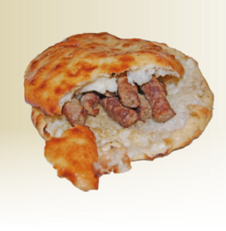 Ćevapi u lepinji, luk, prilog po izboru