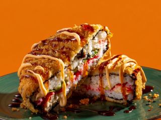 Суши-бургер с курицей (250г)