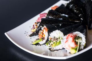 Temaki spicy sake