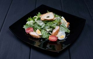 Салат Цезарь С Куриной Грудкой ( 250 г )