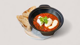Шакшука с яйцом пашот (300г)
