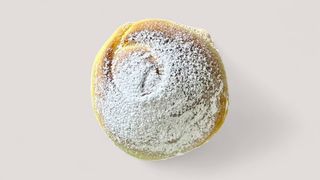 Булочка со сгущенкой (100г)