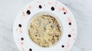 Паста С Курицей И Грибами ( 350 г )