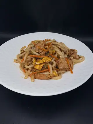 041 - Udon saltati con manzo