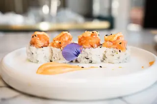 Spicy sake roll