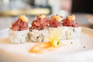 Spicy maguro roll