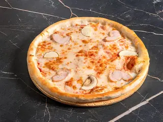 Пицца с грибами и курицей (550г)