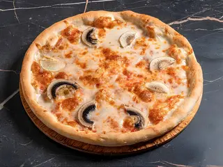 Пицца с грибами (500г)