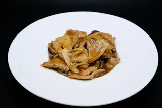 055 - Vitello con funghi e bambu