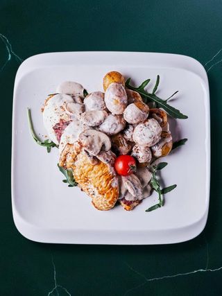 Piletina sa mozzarellom i pršutom