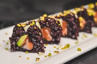 Black sake roll