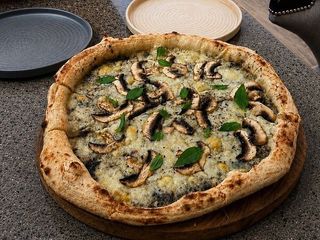 Пицца с трюфелем и грибами (550г)