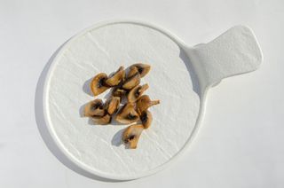 Грибы шампиньоны (100г)
