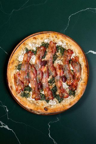 Pizza spinaci e pancetta