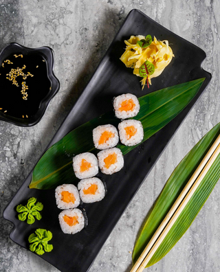 Хосомаки с лососем (150г)