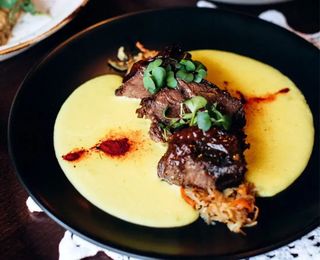 Томленые щечки мраморных бычков (350г)