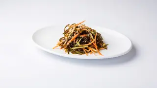 1046.Salata od morskih algi sa povrćem