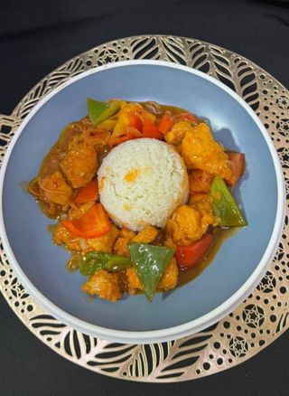 Курица в кисло-сладком соусе (400г)