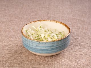 Лук маринованный (100г)