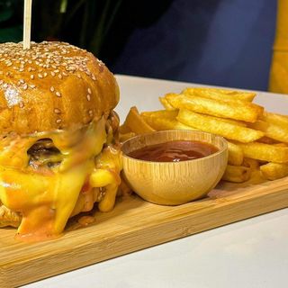 ქათმის ბურგერი ორმაგი