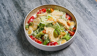 Цезарь с курицей (300г)