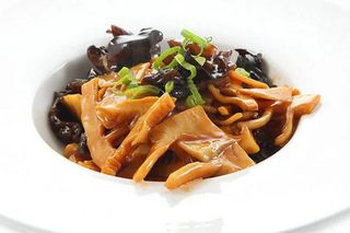 110 Bambù e funghi saltati