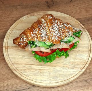 Круассан с курицей (250 г)