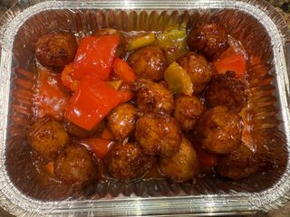 111. Polpette di carne e gamberi in salsa piccante