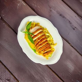 Fettuccine с хрустящей курочкой в сливочном соусе(527г)