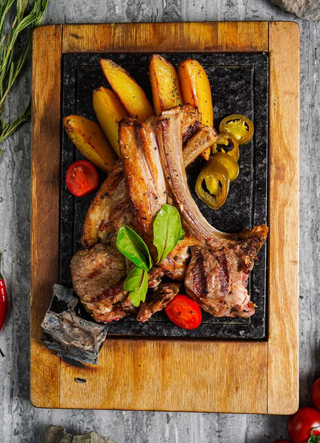 Бараньи ребра с картофельными дольками (720г)