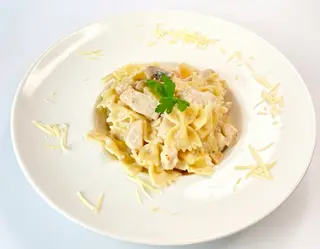 Фарфалле с курицей (350г)