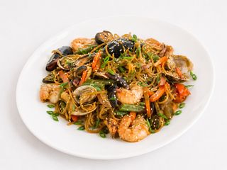 Соба с морепродуктами (455г)