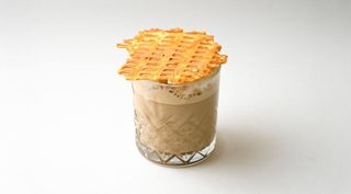 Арахисовый латте с сырной пенкой (300мл)