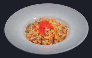 122 Riso saltato con salmone e tobiko