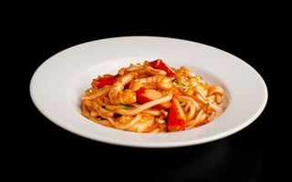 Yaki udon ai frutti di mare