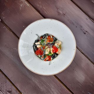 Spaghetti Nero с лососем и в сливочно-икорном соусе(512г)