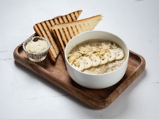 Овсяная каша на банановом молоке (300г)