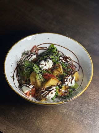 Салат с хрустящими баклажанами (300г)