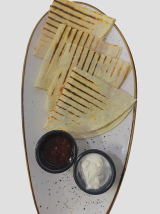 Кесадилья с курицей (250г)