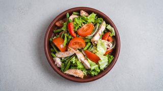 Салат Из Филе Цыпленка С Овощами (300 г)