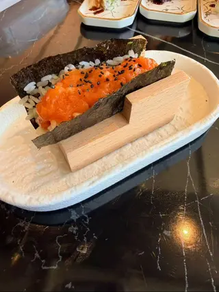 143 - Temaki sake spicy