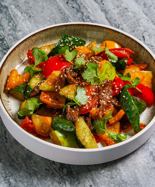 Азиатский салат с говядиной