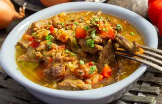 Говядина тушеная с овощами (225г)