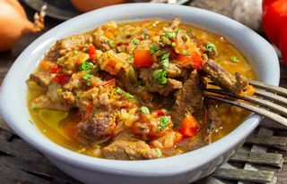 Говядина тушеная с овощами (225г)